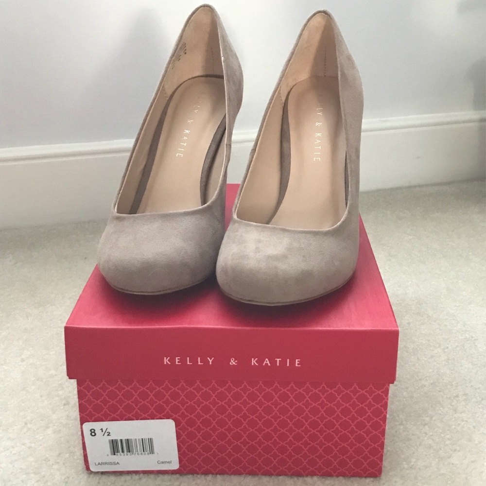 Kelly & Katie suede camel pumps size 8.5